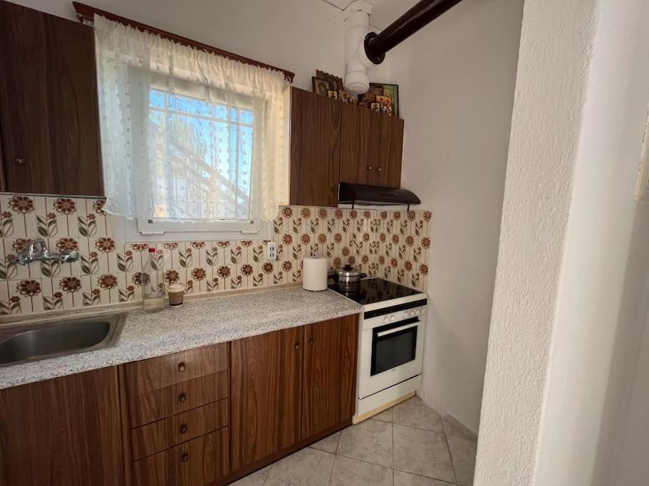 Studio Apartment In Nea Karvali Bagian luar foto