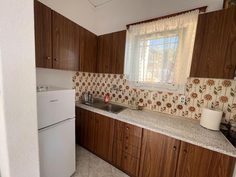 Studio Apartment In Nea Karvali Bagian luar foto